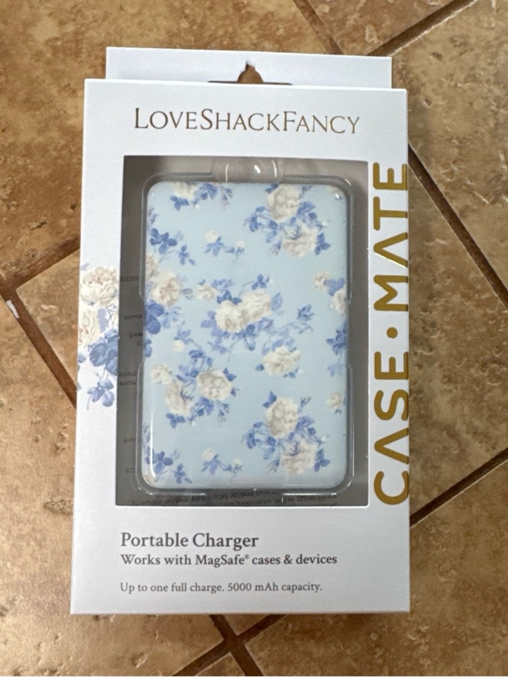 case-mate White Floral MagSafe-Compatible Charger Packaging
